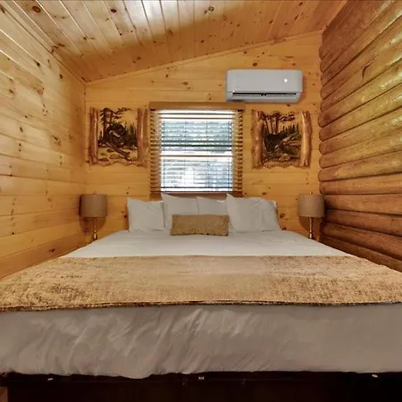 Deluxe 1 Bedroom Cabin With Parking Pigeon Forge Exterior photo
