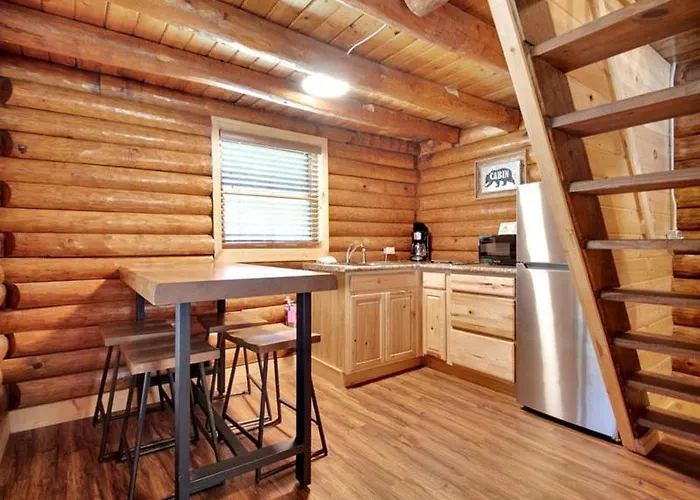 Deluxe 1 Bedroom Cabin With Parking